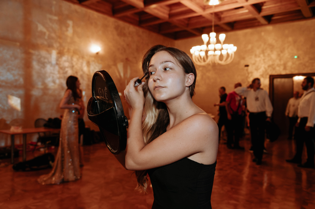 U Vijećnici uvijek zanimljivo: 'Osnovale smo klapu Oronule hostese, prijaviti ćemo se dogodine’