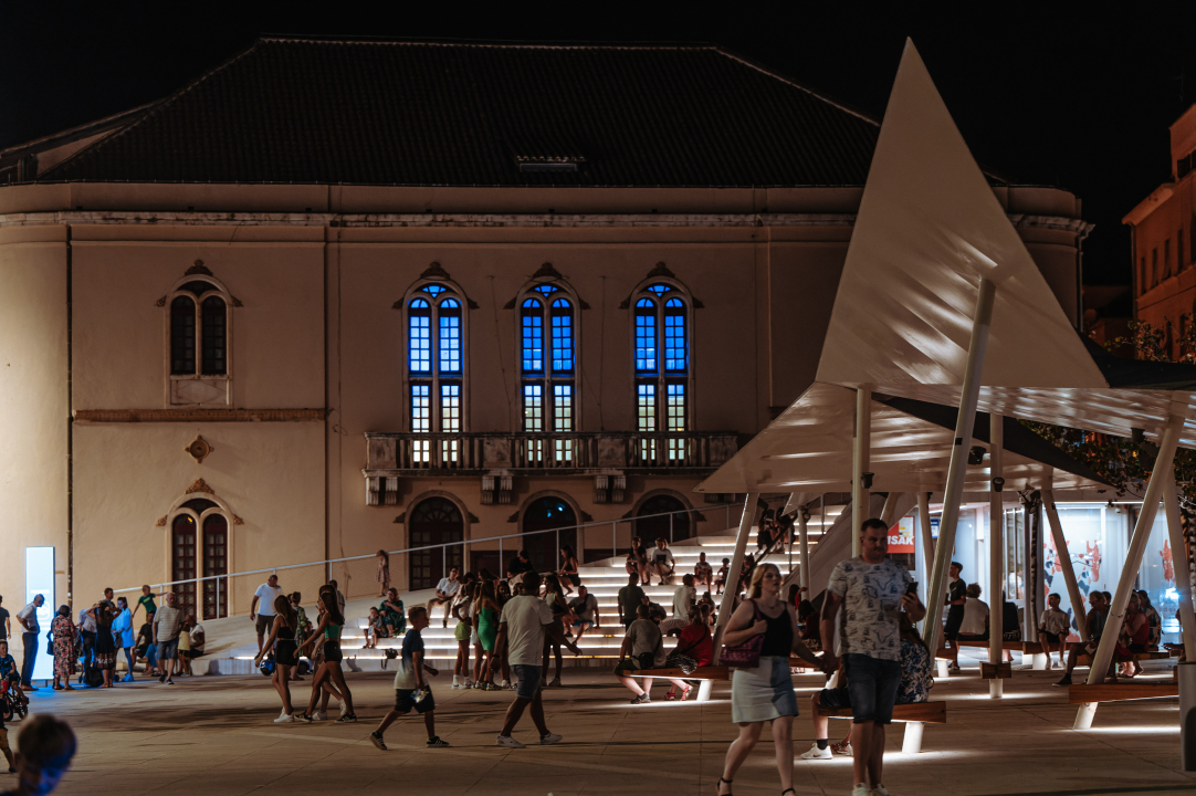 Kazalište u bojama ukrajinske zastave u povodu Dana neovisnosti Ukrajine