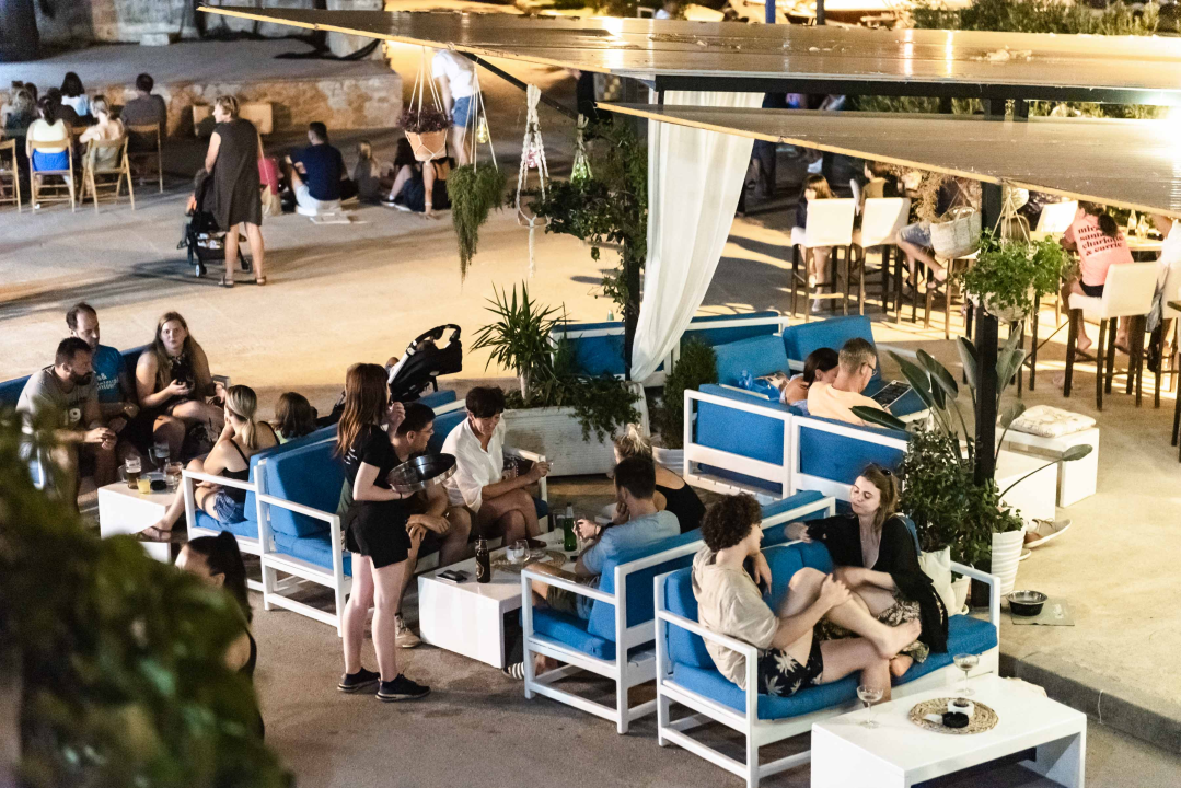 Rock'n'roll, finger food i kokteli: Stray Cat mjesto je koje morate posjetiti! 