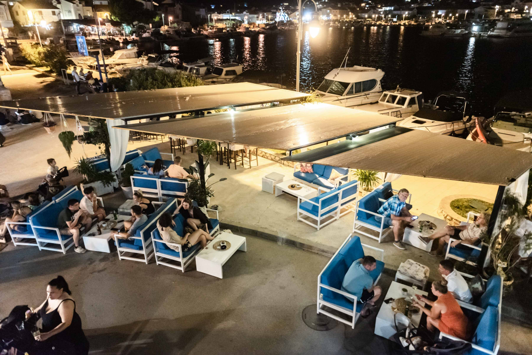 Rock'n'roll, finger food i kokteli: Stray Cat mjesto je koje morate posjetiti! 