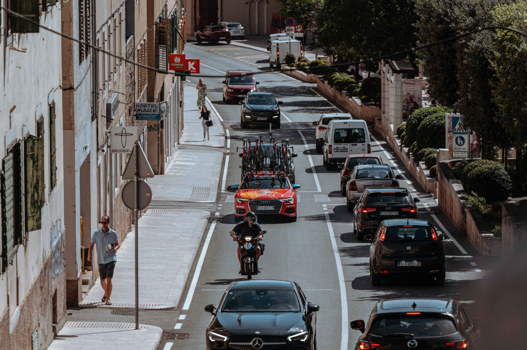 Preko 120 biciklista protutnjalo je kroz Šibenik: Slika odlazi na šest kontinenata i u 130 zemalja 