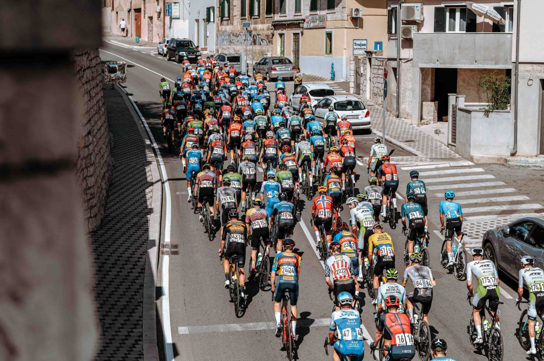 Preko 120 biciklista protutnjalo je kroz Šibenik: Slika odlazi na šest kontinenata i u 130 zemalja 