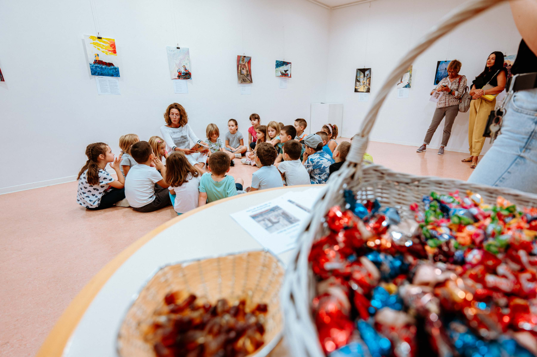 ‘Pustolovine iz dječjeg grada’: Dolores Bujas slikama i pjesmama nudi tračak nade i veselja