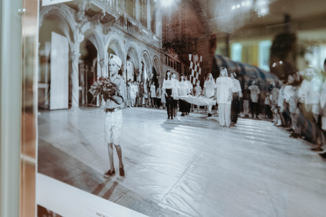 Svako dijete treba mir: U knjižnici predavanje o migrantima u lokalnoj zajednici i izložba ratnog MDF-a