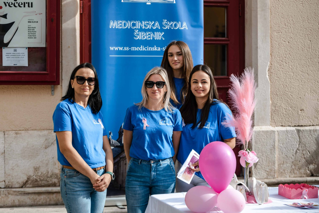 Učenici Medicinske škole ispred kazališta poručuju: Opipaj danas!