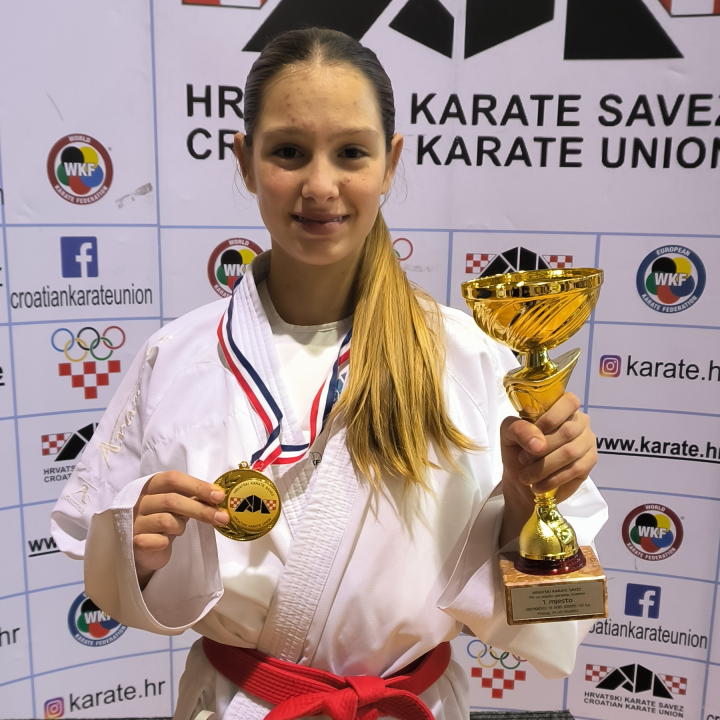Karate klub Šibenik 1066 na državnom prvenstvu U14 ukupno došao do 11 medalja, od kojih 4 zlatne