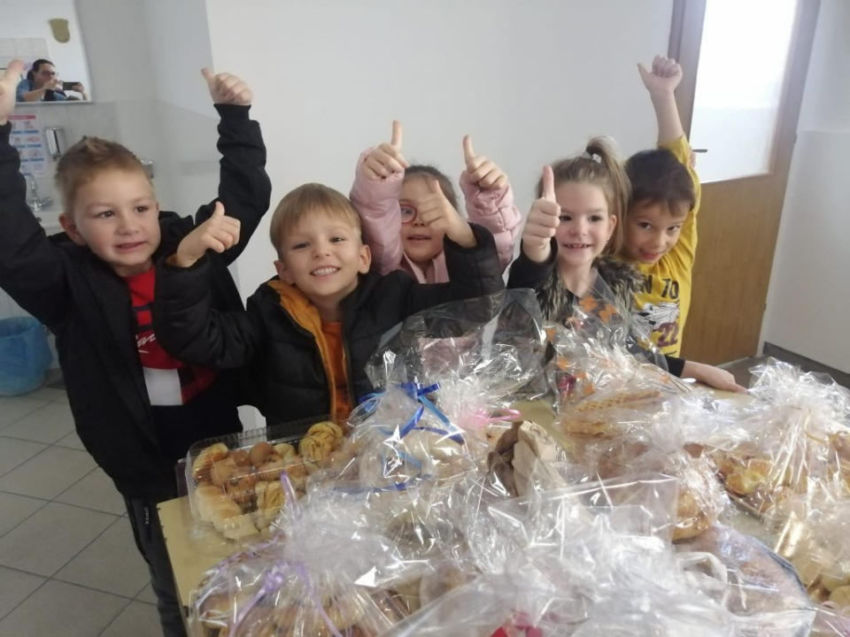Na Danima kruha roditelji djece vrtića Cvrčak prikupili novac za bolesnu djevojčicu 