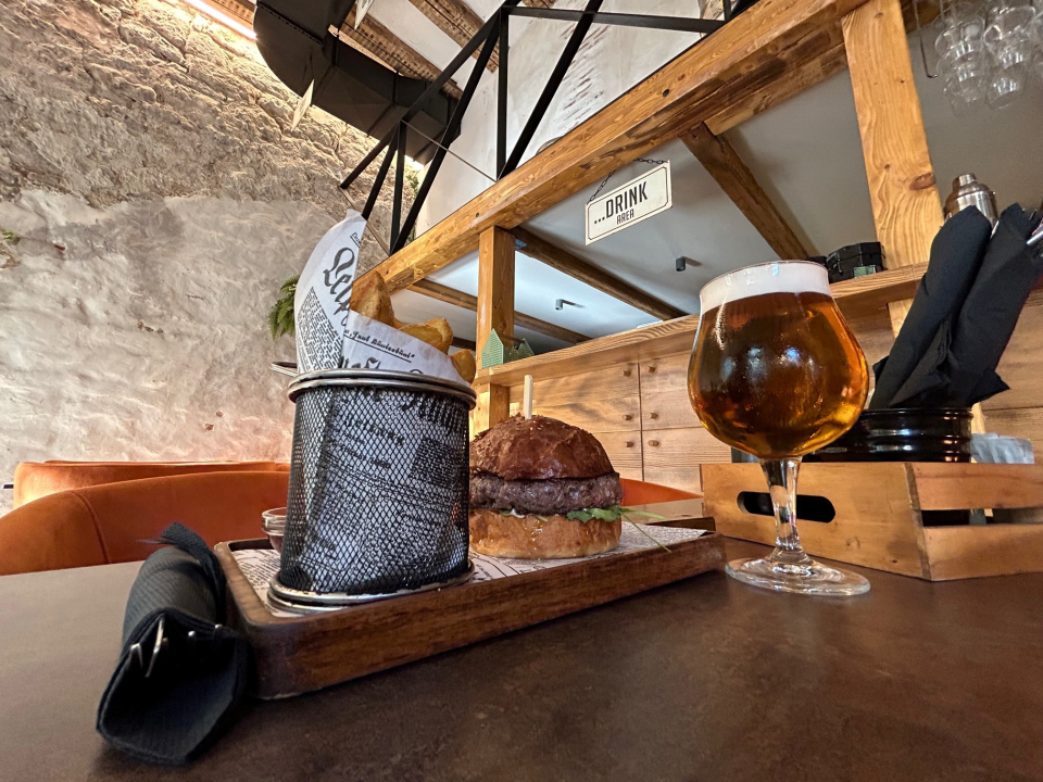 Bistro Bava vas nagrađuje na danima burgera!