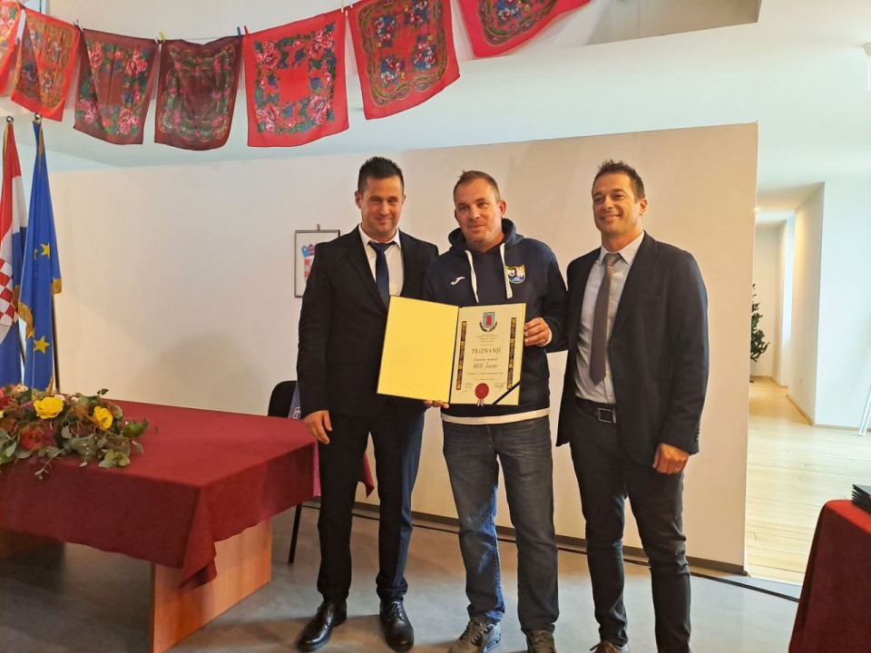Na svečanoj sjednici Općinskog vijeća Tisno dodijeljene zahvalnice, priznanja i nagrade