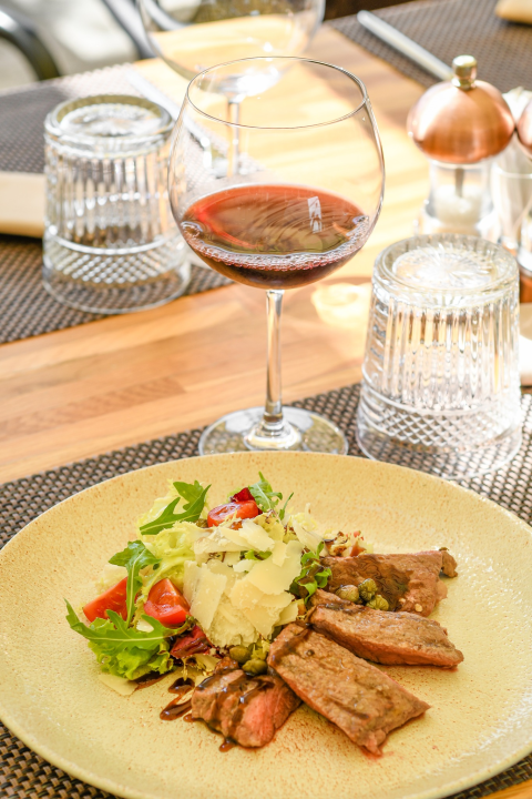 Restoran Pjat ovog petka predstavlja novi koncept hrane, vina i glazbe u Šibeniku!