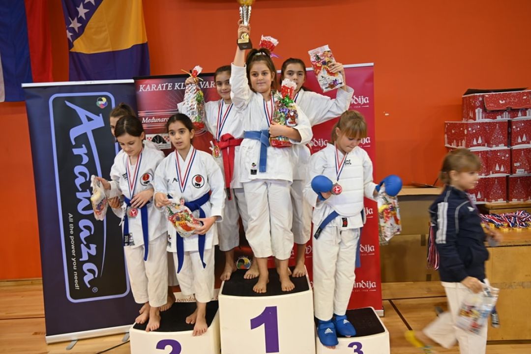 Pirovačke cure ostvarile odličan rezultat na karate turniru 