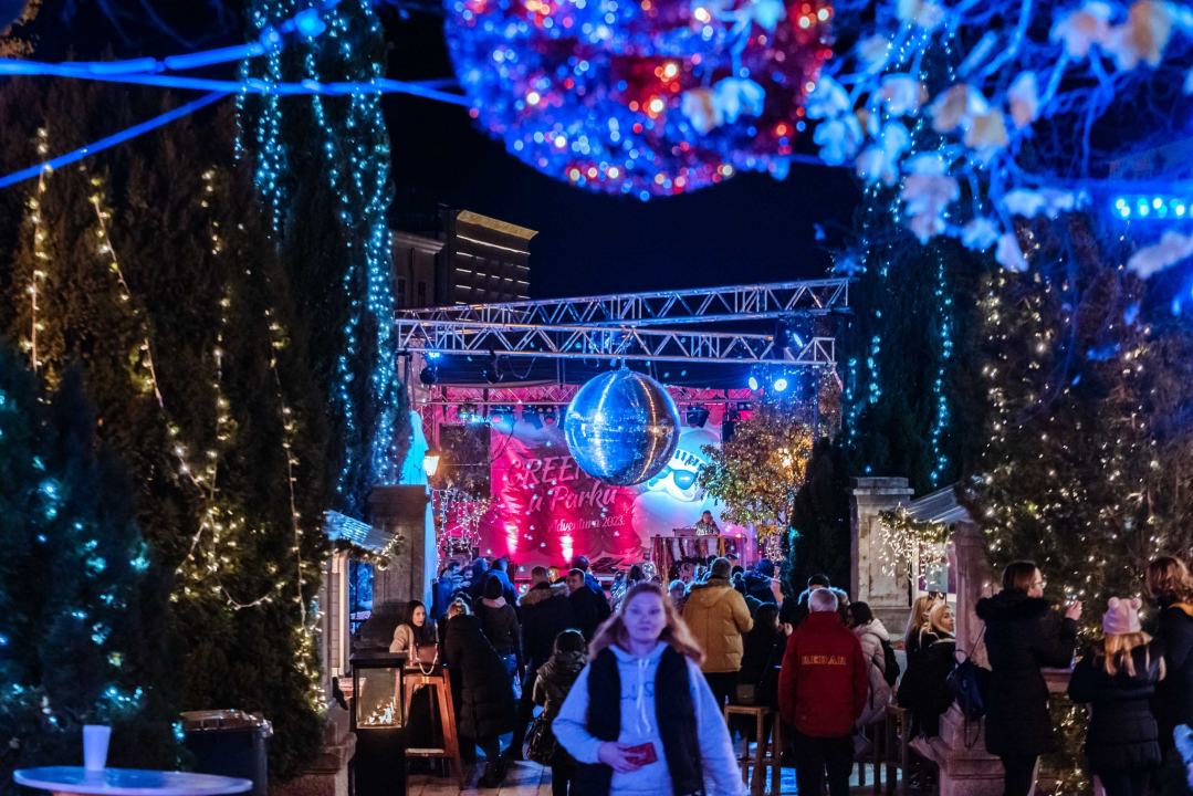 Utorak u parku bio je rezerviran za Studio 54, večeras trash party