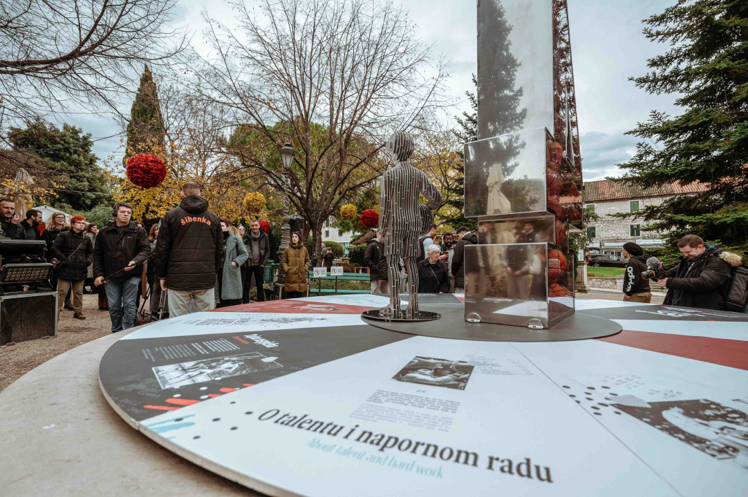 Umjetnička instalacija u spomen na Dražena Petrovića svečano otkrivena u đardinu
