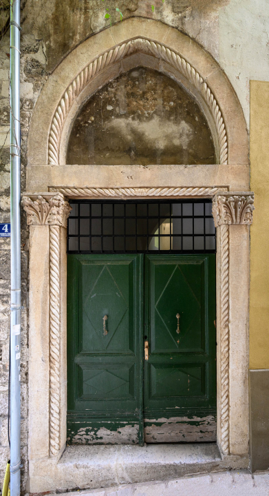 Društvo Juraj Dalmatinac obnovilo gotički portal iz 15. stoljeća pored Medulića