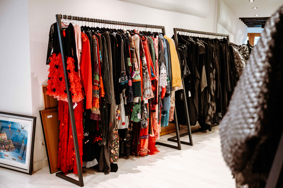 U Galeriji Juraj Dalmatinac potražite predivne unikatne poklone i umjetnine po odličnim cijenama 