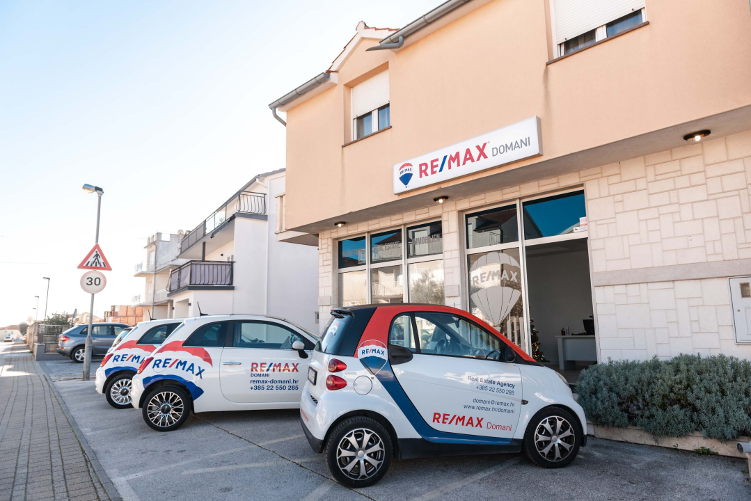 Agencija za nekretnine RE/MAX Domani ima novu poslovnicu u Vodicama!