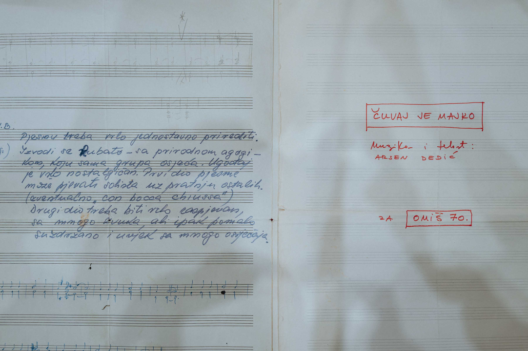  U Muzeju otvorena fenomenalna izložba ‘Važna je emocija, a ne note! Kazivanja o šibenskim klapama’