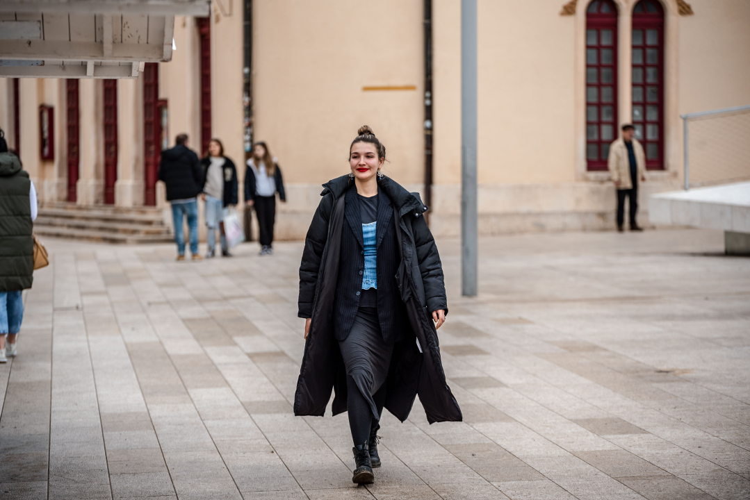 Kako biti u trendu u hladnim zimskim danima dobro znaju ove dame!