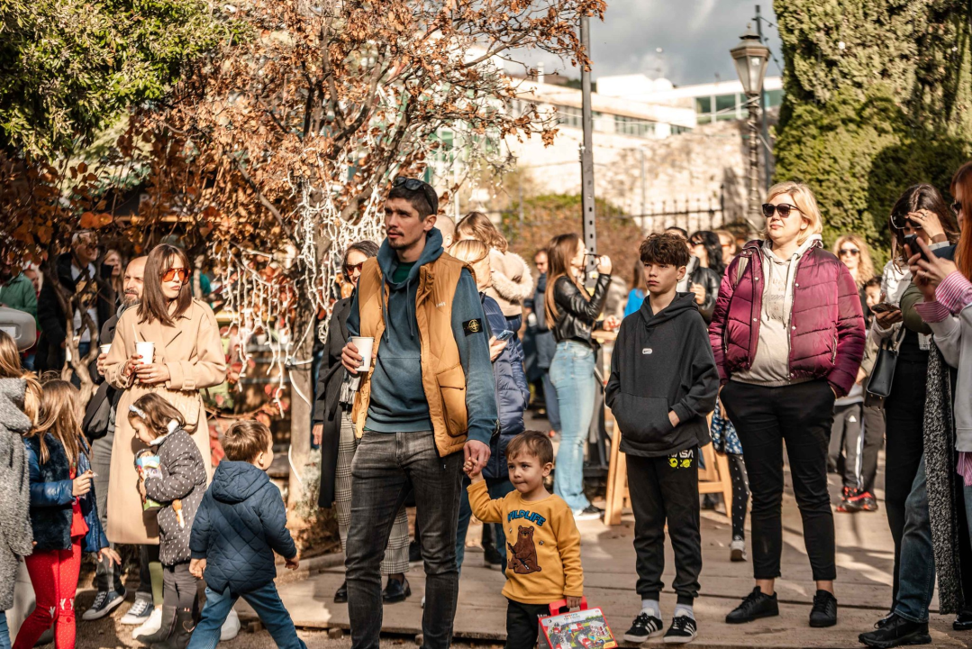 'Jedinstveni spoj starosti i neiskustva': Teke Yeke rasplesali sve u Parkiću 