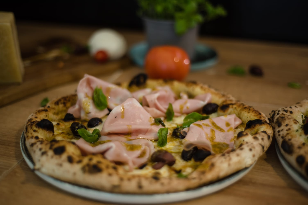 Povedite svoje najbliže i uživajte u vrhunskim zalogajima iz pizzerije Victoria! 