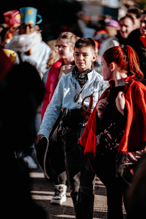 Maškarana povorka prošla kroz grad (1. dio): Najbolja maska Lego, najprovokativnija Oko sokolovo  