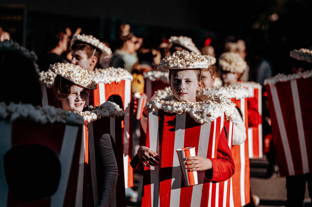 Maškarana povorka prošla kroz grad (1. dio): Najbolja maska Lego, najprovokativnija Oko sokolovo  