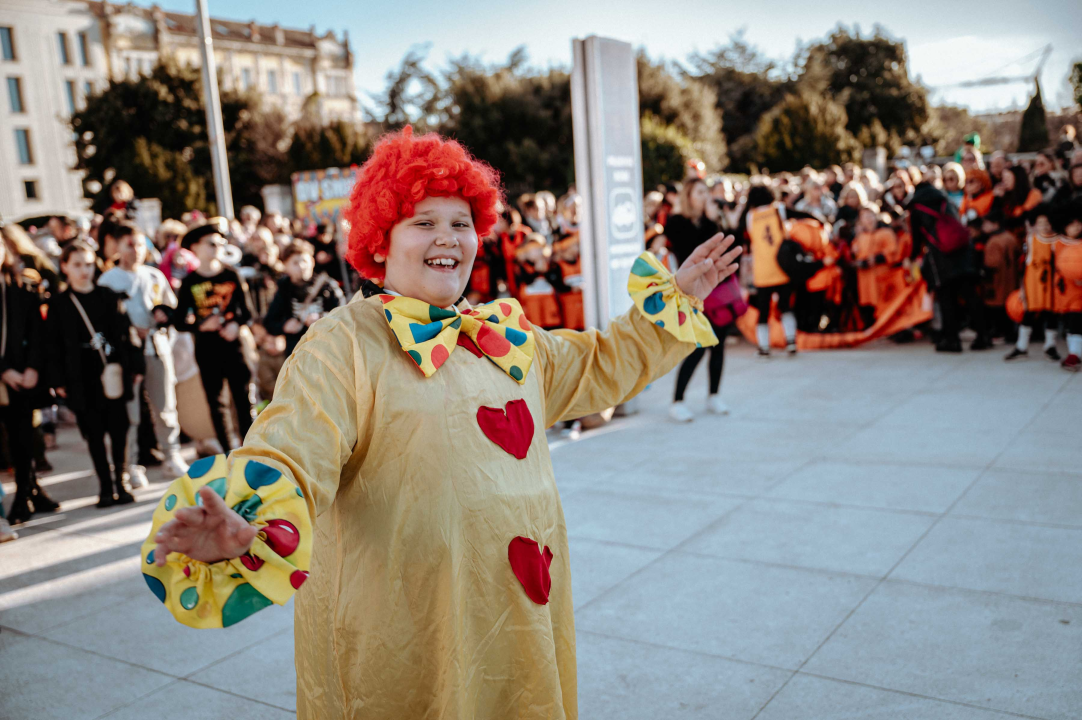 Maškarana povorka prošla kroz grad (2. dio): Najbolja maska Lego, najprovokativnija Oko sokolovo   