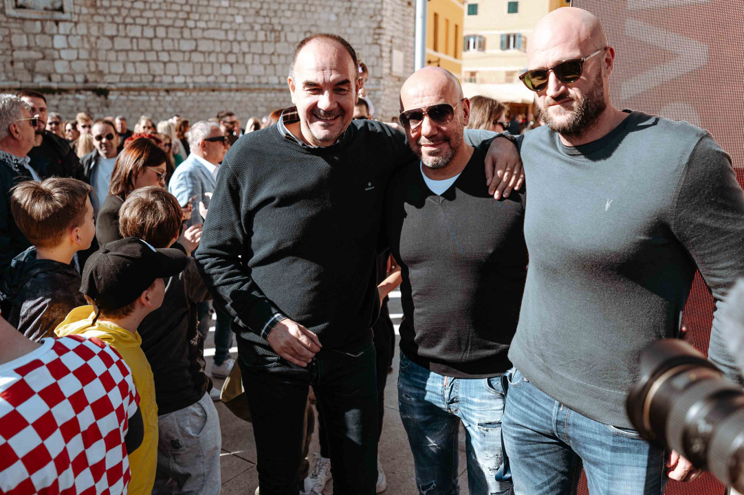 Šibenčani masovno dočekali svjetske prvake, Tucak: 'Gdje god pođem osjećam ljubav koju mi pružate'