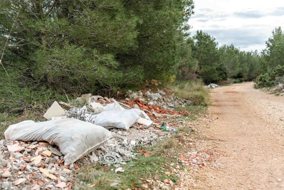 Stanovnici Južne Dubrave u prosvjedu: 'Ljeti se ne možemo ni istuširati, a tko zna kakvu vodu pijemo' 