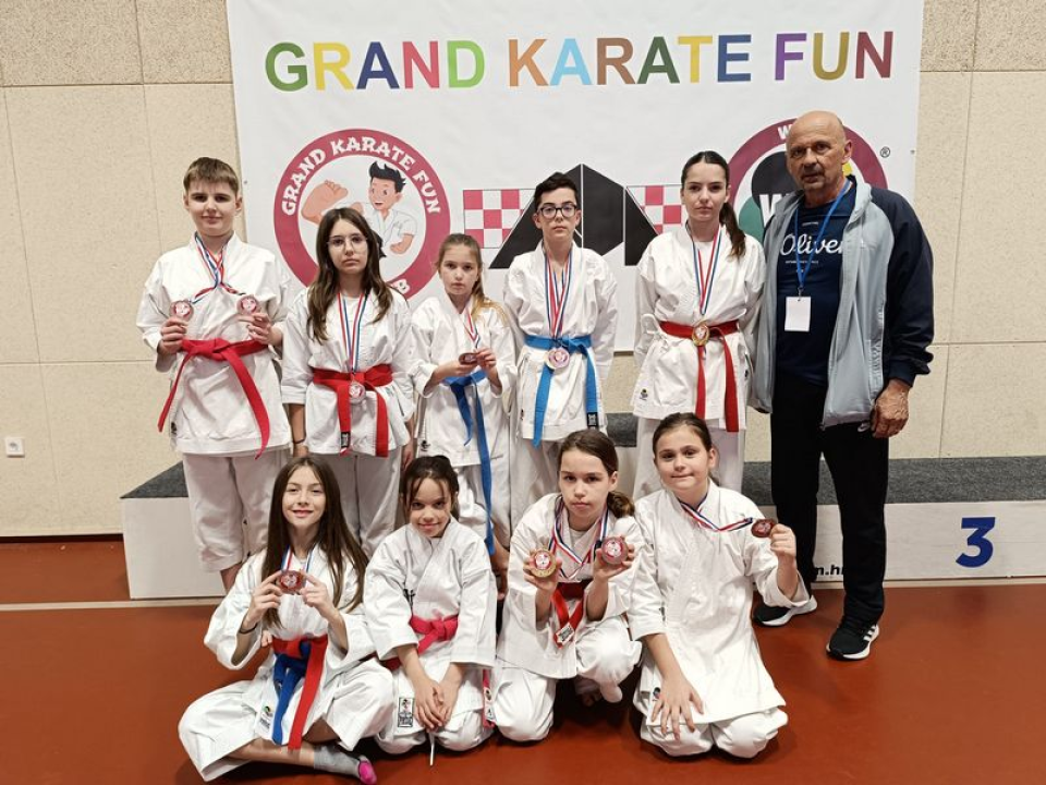Čak 11 medalja za Karate klub Šibenik na turniru u Ivanjoj Reki