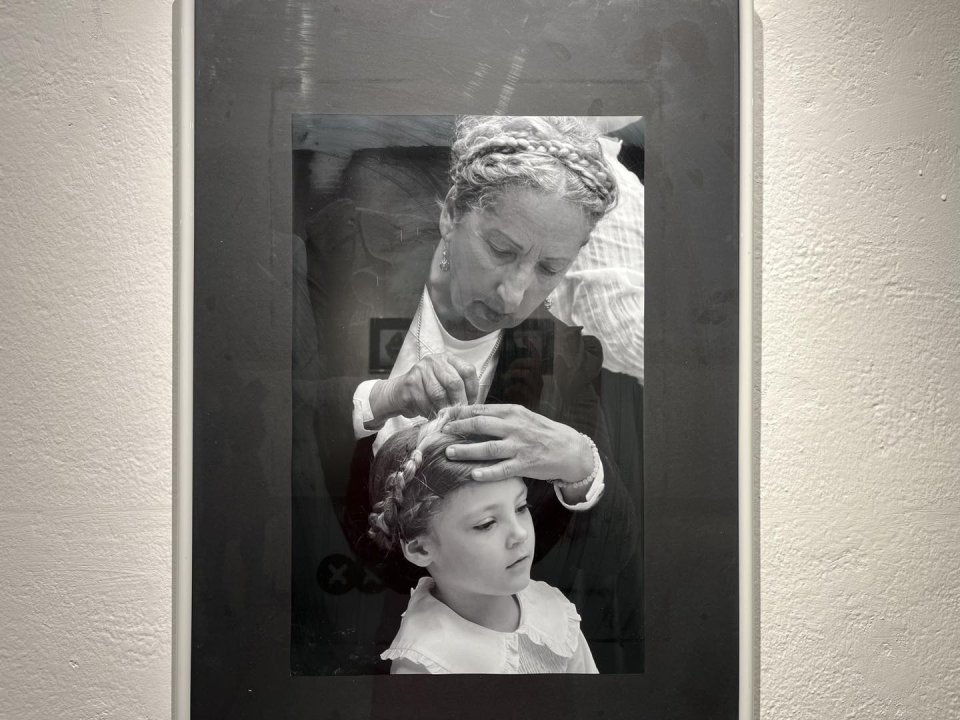 U Kninu otvorena izložba članica Foto kluba Šibenik 'Žena je...'