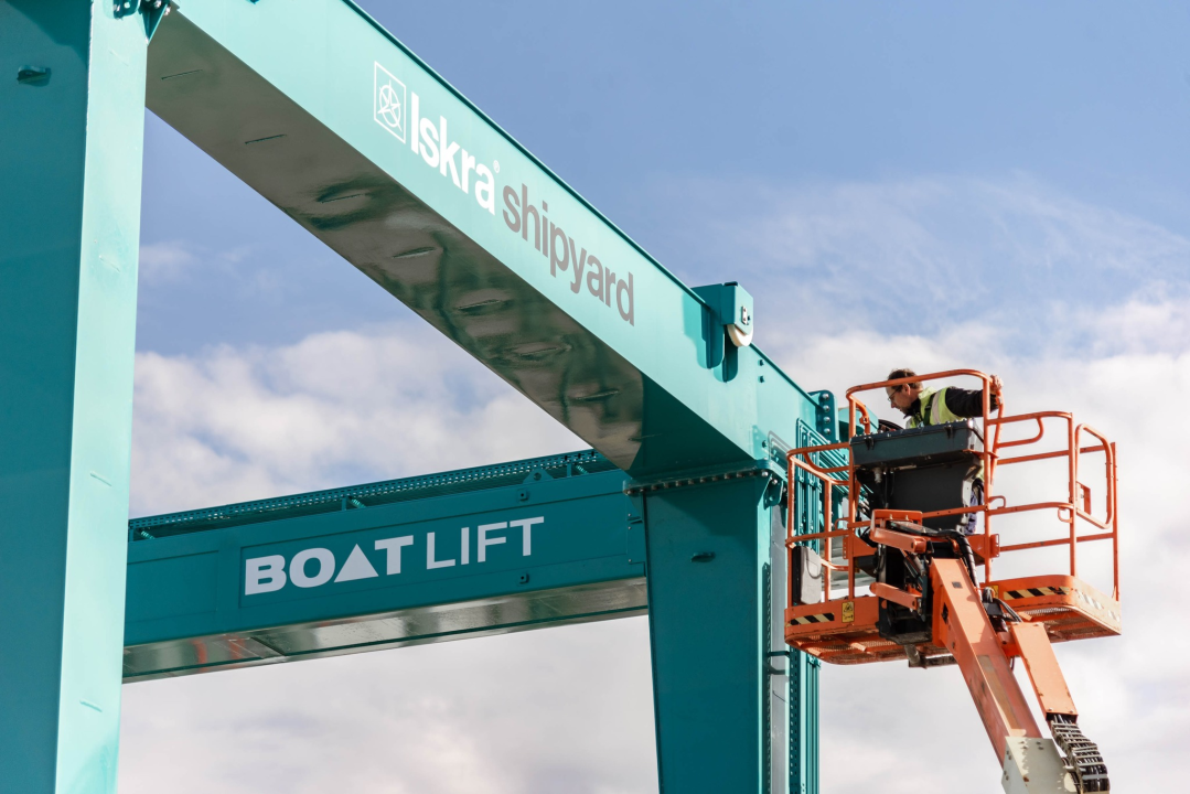 U tijeku je montaža novog travellifta kapaciteta 75 tona u Iskra brodogradilištu!