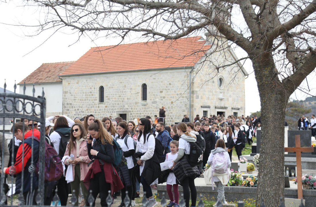 Križni put mladih ŠIbenske biskupije održan pod geslom 'Meni je štit Bog'