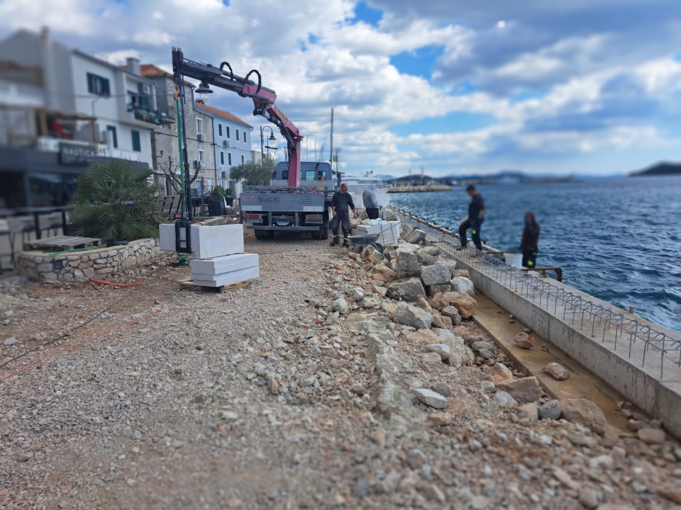 Županijskoj Lučkoj upravi dodijeljeno milijun eura za Rogoznicu, Tribunj, Bilice i Krapanj