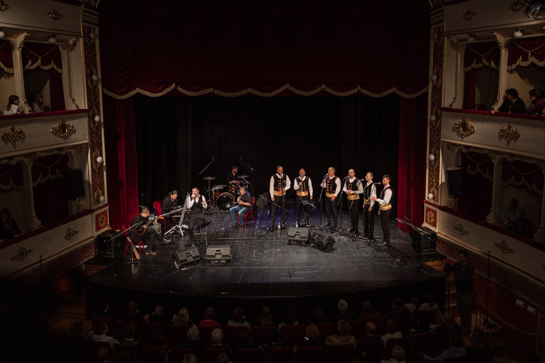 Klapa Sebenico u HNK Šibenik održala koncert za pamćenje: 'Predivna večer i to u našem gradu'