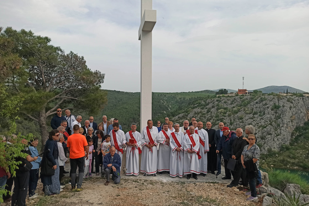Blagoslovljen križ na Punti križa kod Skradina