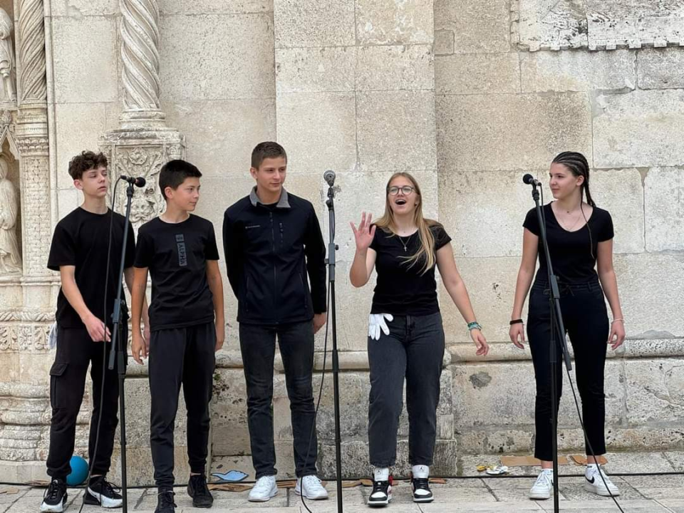 Županijska smotra učeničkih zadruga Šibensko-kninske županije: Prvo mjesto za UZ &quot;Školjka&quot; iz Katoličke škole