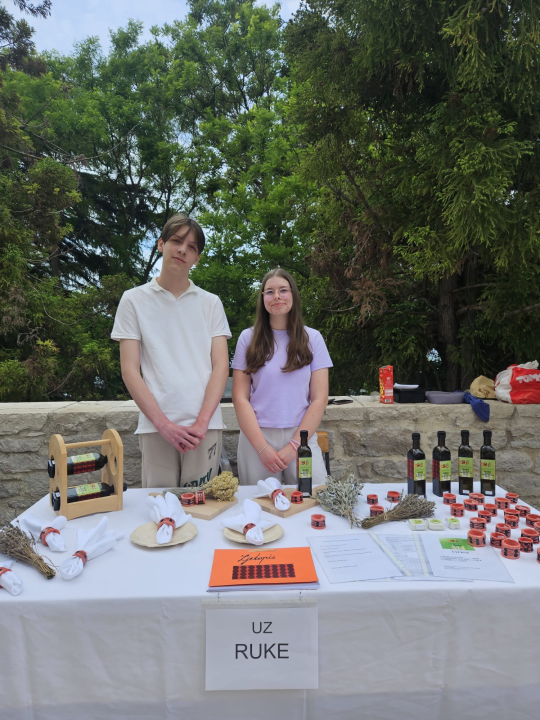 Županijska smotra učeničkih zadruga Šibensko-kninske županije: Prvo mjesto za UZ &quot;Školjka&quot; iz Katoličke škole