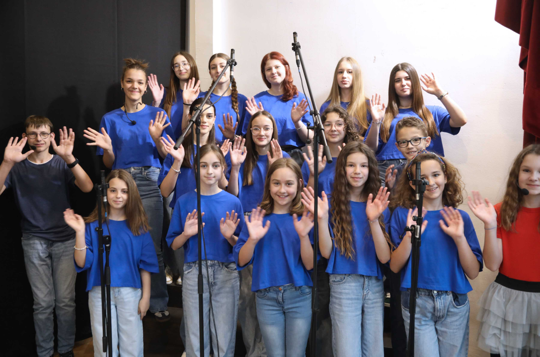 'Rome i Jula' u izvedbi učenika i djelatnika OŠ Petra Krešimira IV. za Dan škole