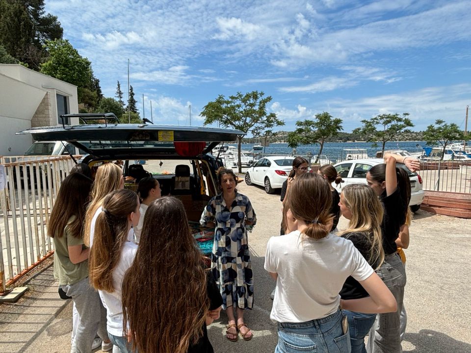 Učenici OŠ Jurja Dalmatinca imaju 'Rostuhare', 'Veličane' i 'Ivančiće', a jučer ih je posjetila originalna 'Klarićka'