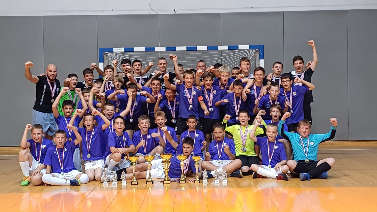 Sjajan uspjeh mlađih kategorija MNK Murter: 'Pokorili' Top Tim ligu, Kup i Masters 