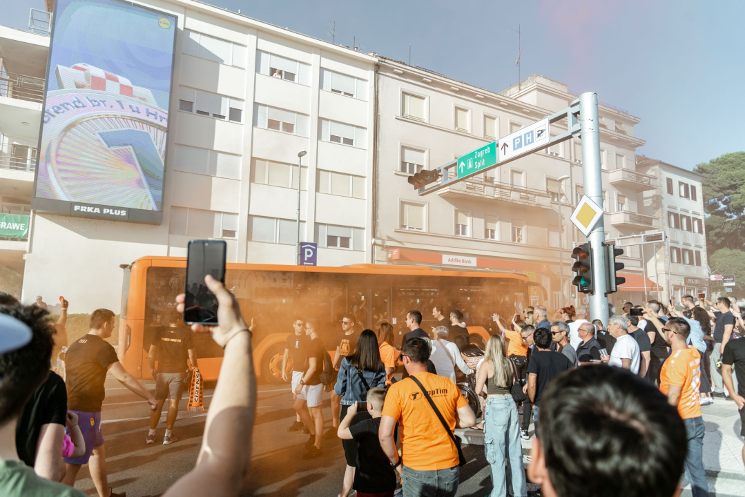 Šibenik dočekao svoje heroje u narančastom: 'Carević ostaje, sezona time završena'