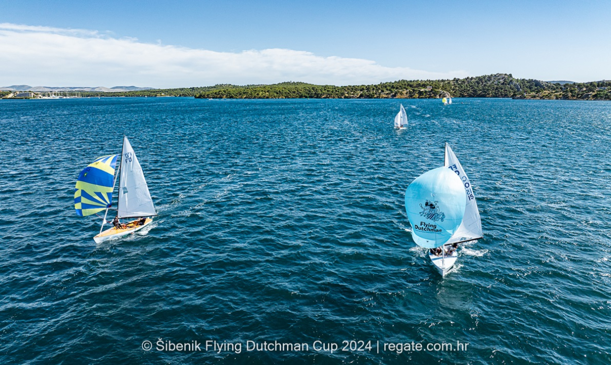 Mađarski jedriličari slavili na šibenskoj regati u jednoj od najbržih klasa i po povoljnom vjetru