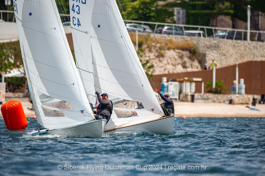 Mađarski jedriličari slavili na šibenskoj regati u jednoj od najbržih klasa i po povoljnom vjetru