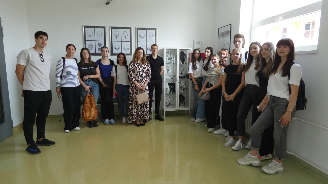 Učenici tri šibenske srednje škole prošli ‘tragovima srednjovjekovnog Šibenika’ 