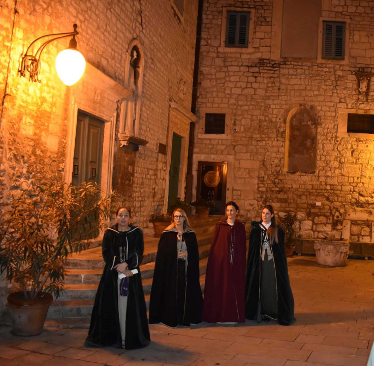 Učenici tri šibenske srednje škole prošli ‘tragovima srednjovjekovnog Šibenika’ 