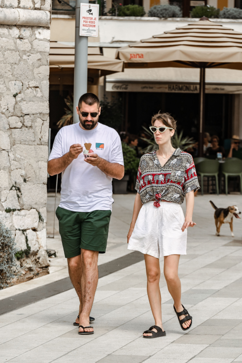 Moda na šibenskim kalama: Dame iz Đira po gradu koje su ukrale sve poglede