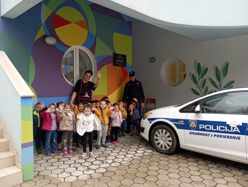 Pjesmom, plesom i prigodnim pričama obilježen kraj pedagoške godine u vrtiću Vidici  