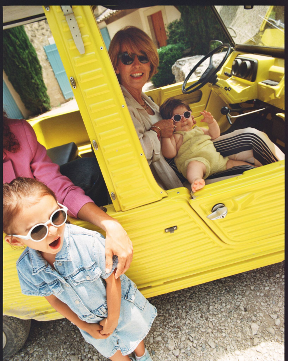 Trendi sunčane naočale IZIPIZI pronađite u trgovini M.A.G.-D.D.! 