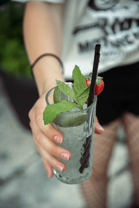 Mladi par u srcu grada otvorio posebni Ginfinity Bar!